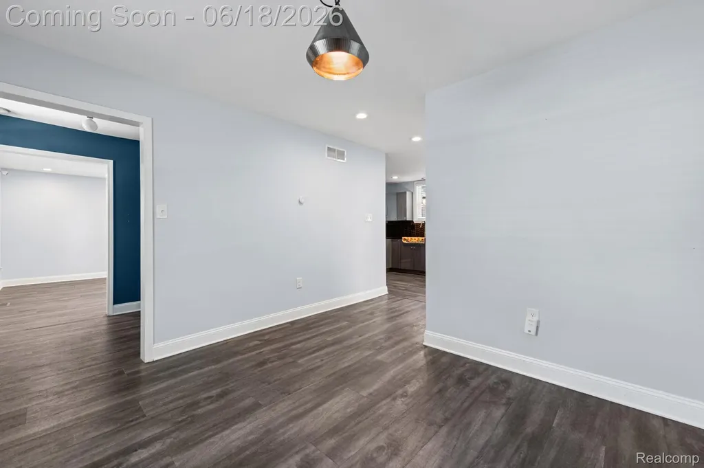 4303 N Verona Circle Royal Oak City MI 48073