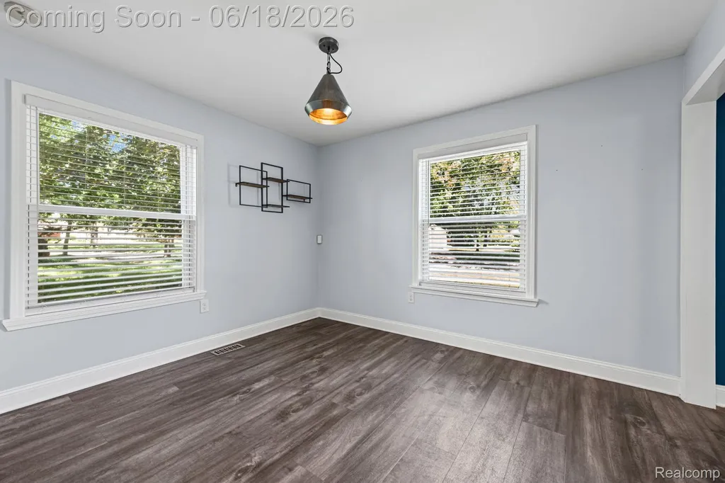 4303 N Verona Circle Royal Oak City MI 48073