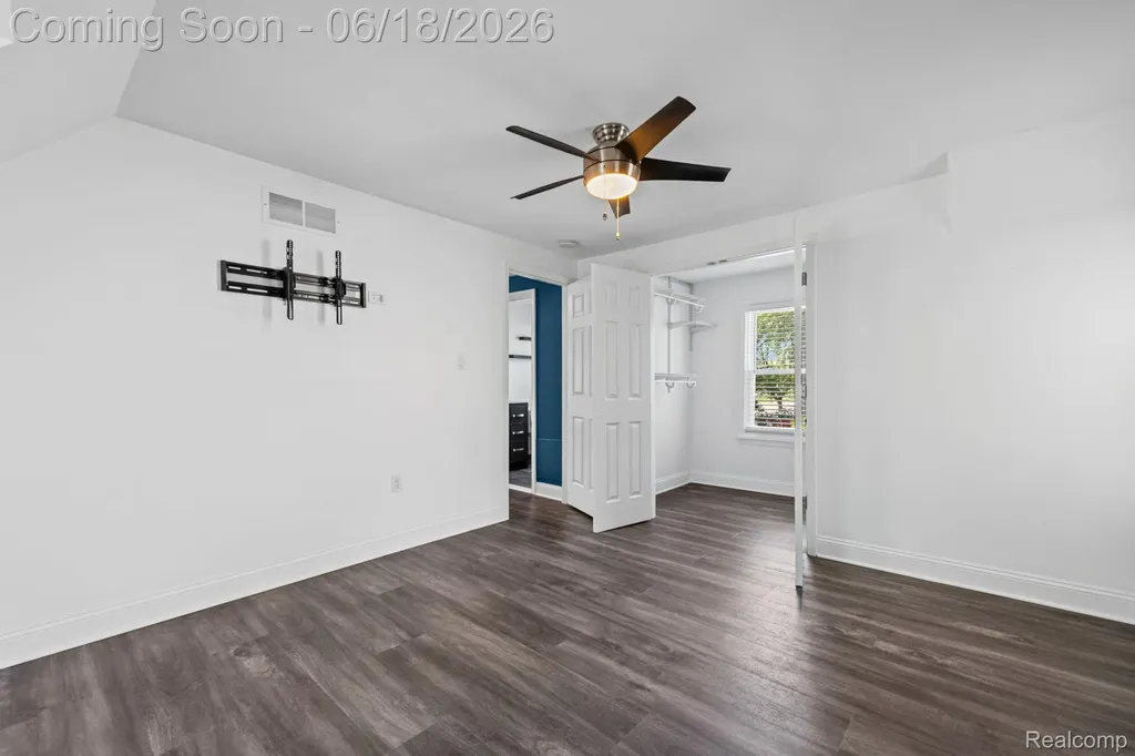 4303 N Verona Circle Royal Oak City MI 48073