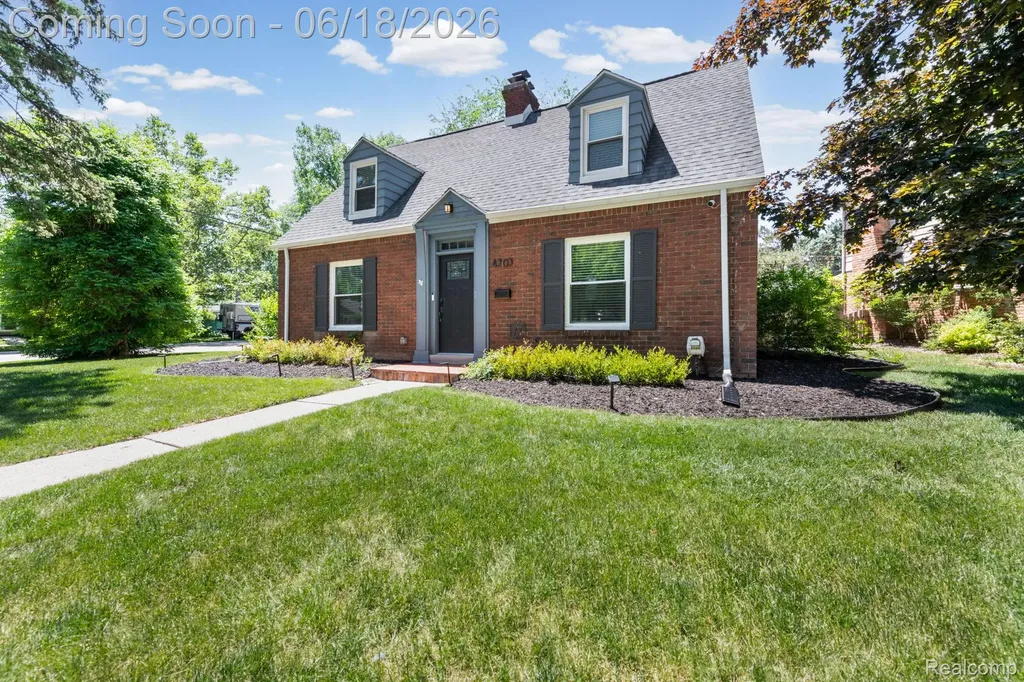 4303 N Verona Circle Royal Oak City MI 48073