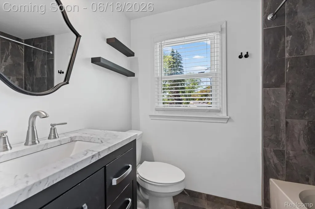 4303 N Verona Circle Royal Oak City MI 48073
