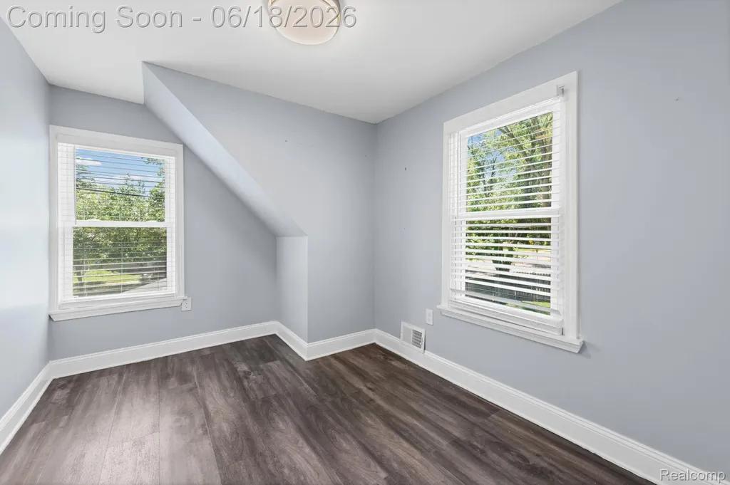 4303 N Verona Circle Royal Oak City MI 48073