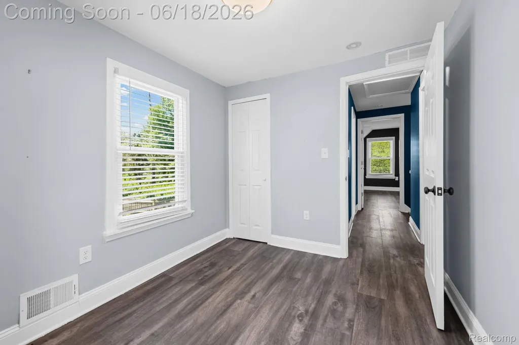 4303 N Verona Circle Royal Oak City MI 48073