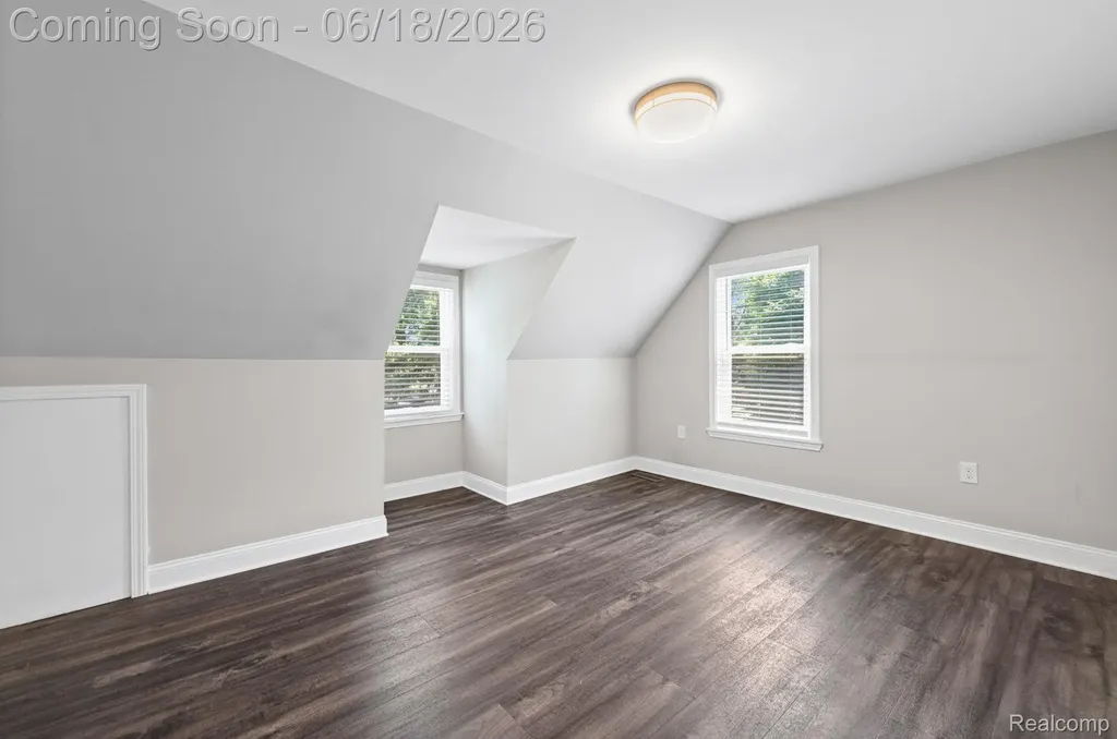 4303 N Verona Circle Royal Oak City MI 48073