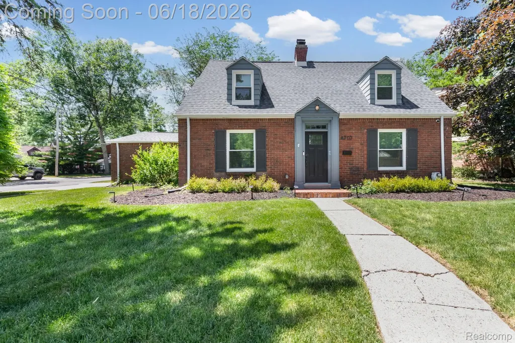 4303 N Verona Circle Royal Oak City MI 48073