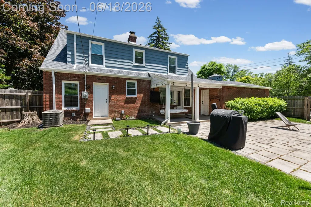4303 N Verona Circle Royal Oak City MI 48073