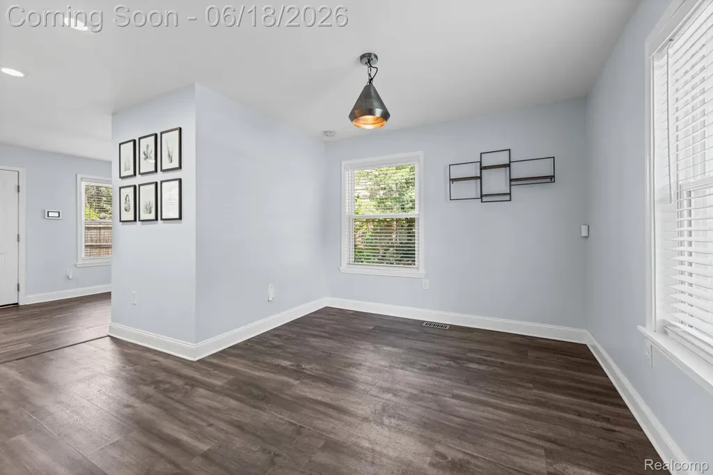 4303 N Verona Circle Royal Oak City MI 48073