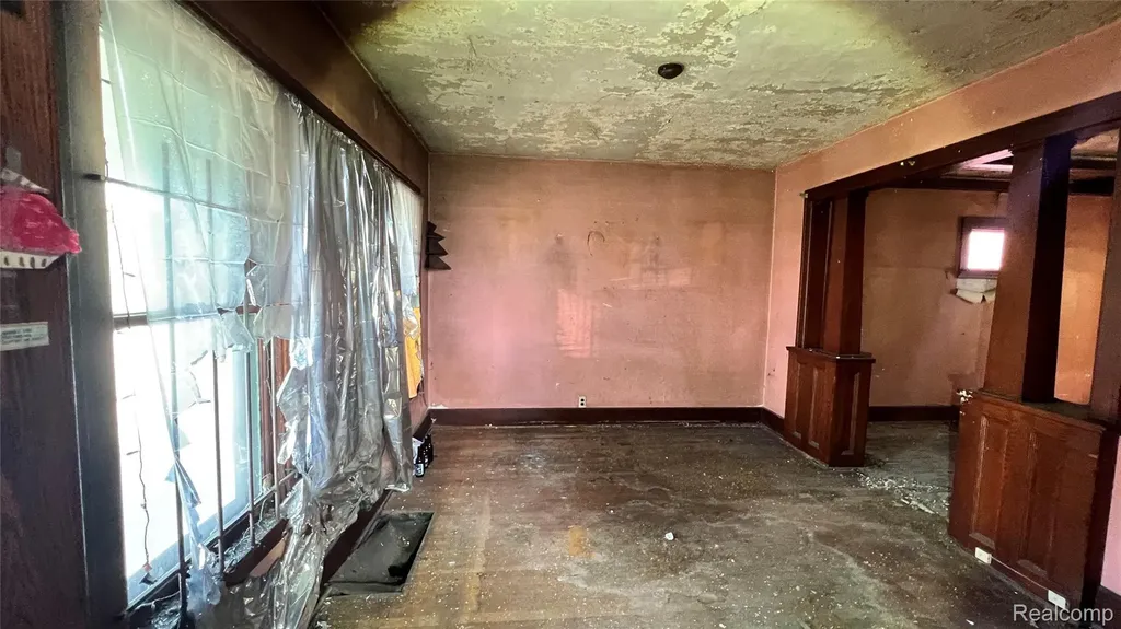 6628 Burns Street Detroit City MI 48213