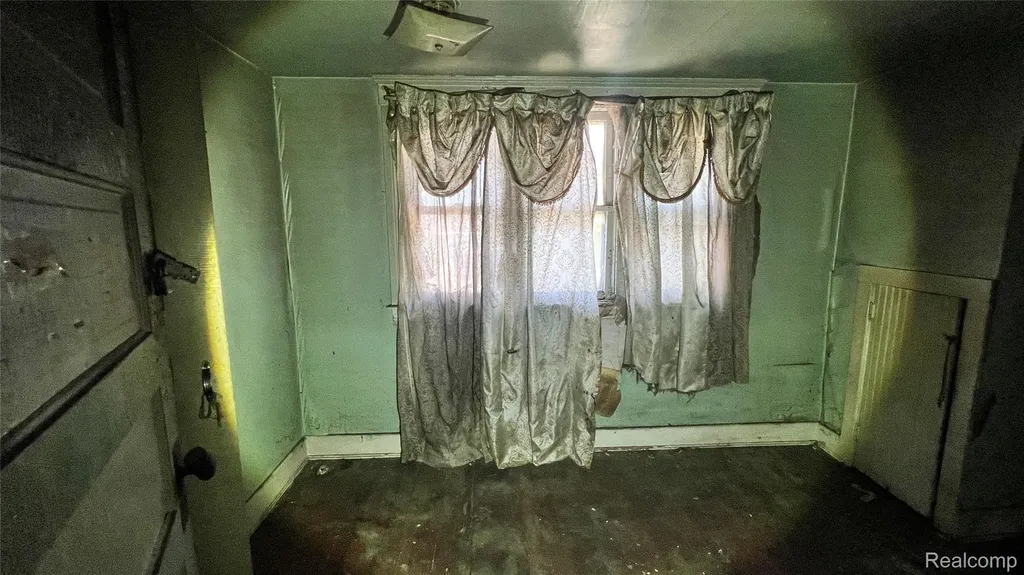 6628 Burns Street Detroit City MI 48213