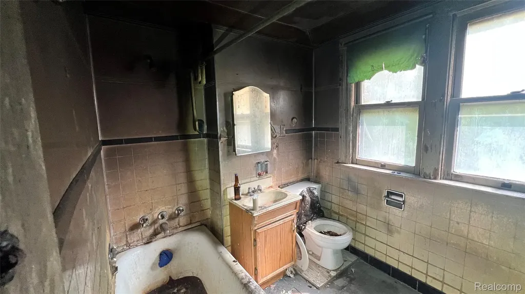 6628 Burns Street Detroit City MI 48213