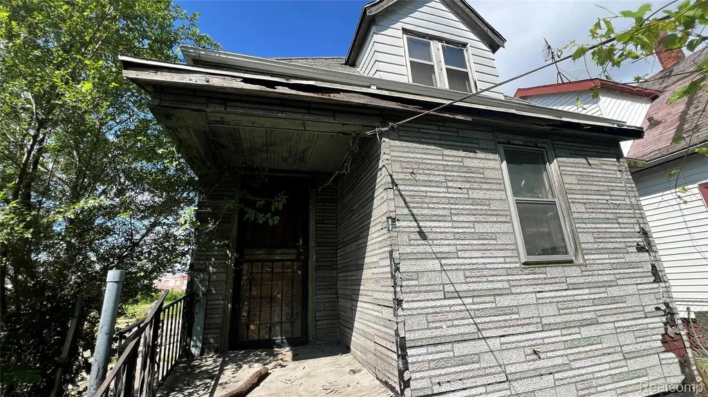 6628 Burns Street Detroit City MI 48213