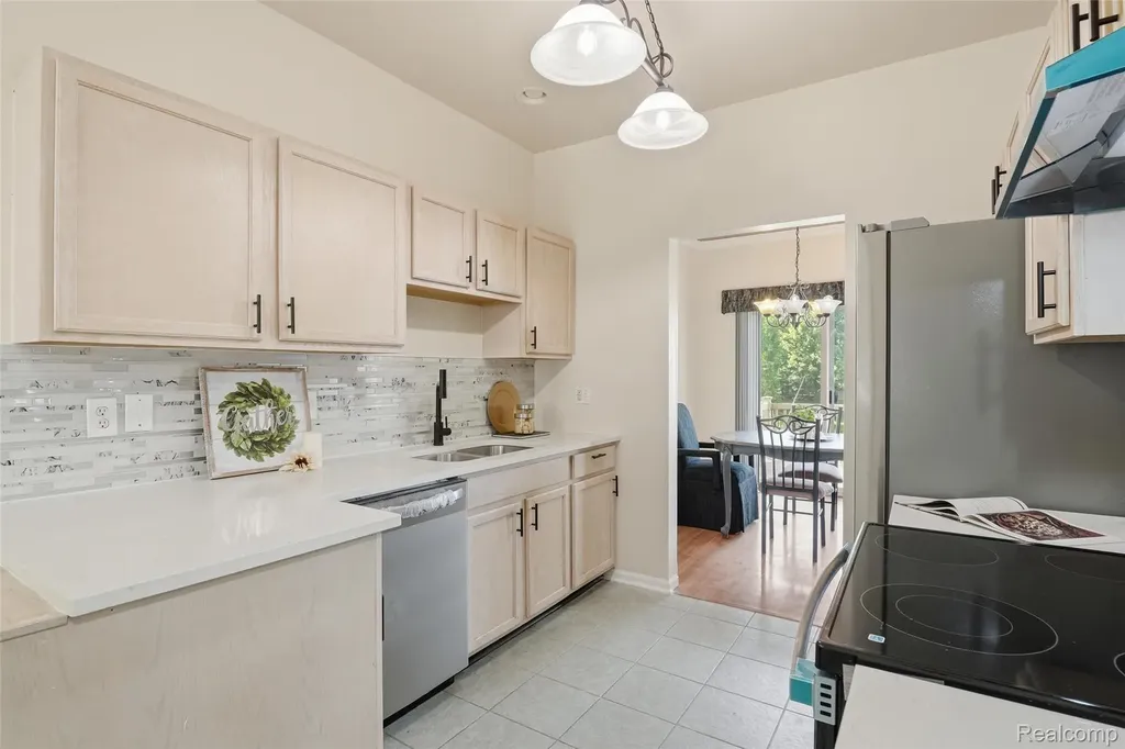 22852 Woodcreek Drive Taylor City MI 48180