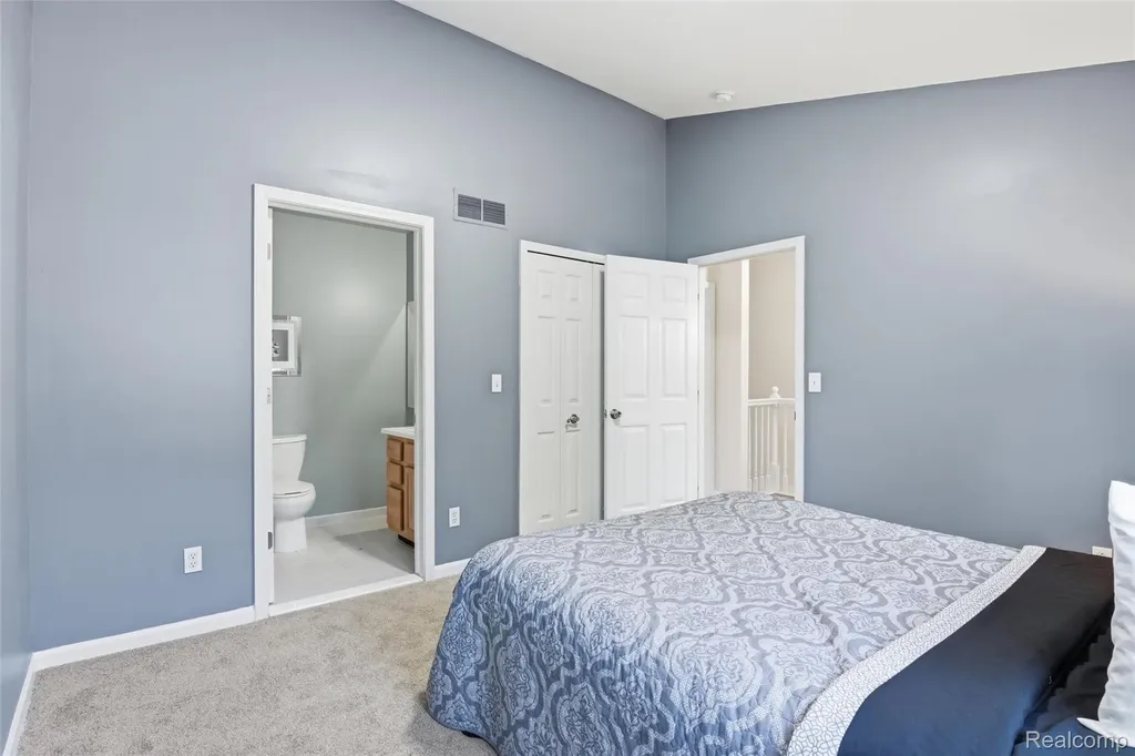 22852 Woodcreek Drive Taylor City MI 48180