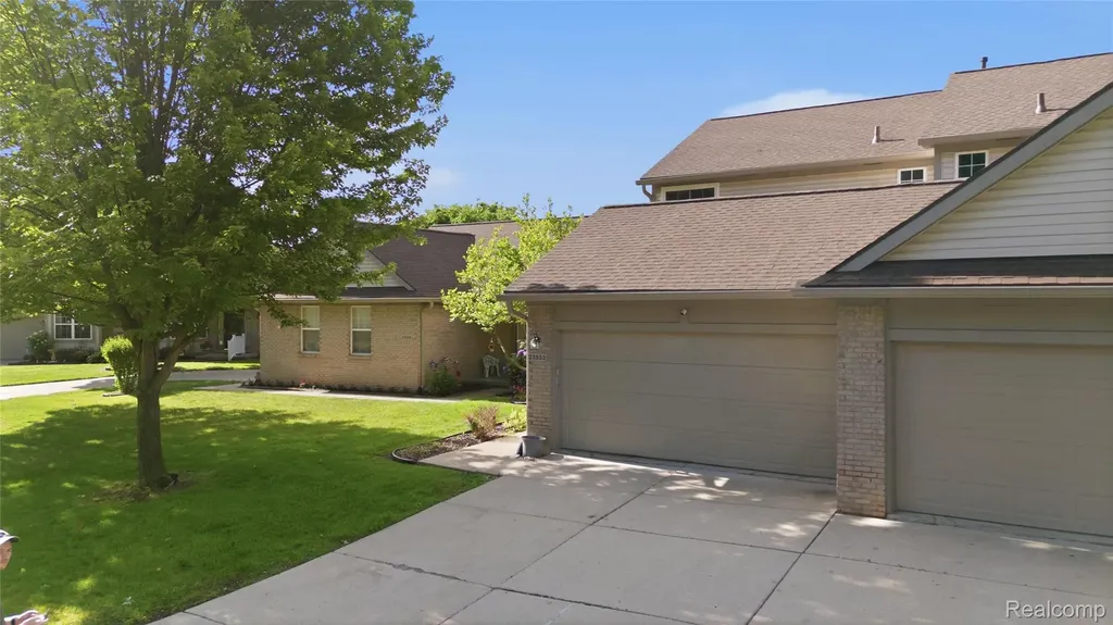 22852 Woodcreek Drive Taylor City MI 48180