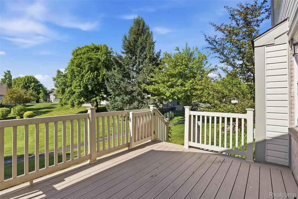 22852 Woodcreek Drive Taylor City MI 48180