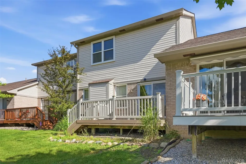 22852 Woodcreek Drive Taylor City MI 48180