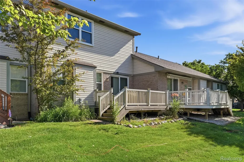 22852 Woodcreek Drive Taylor City MI 48180