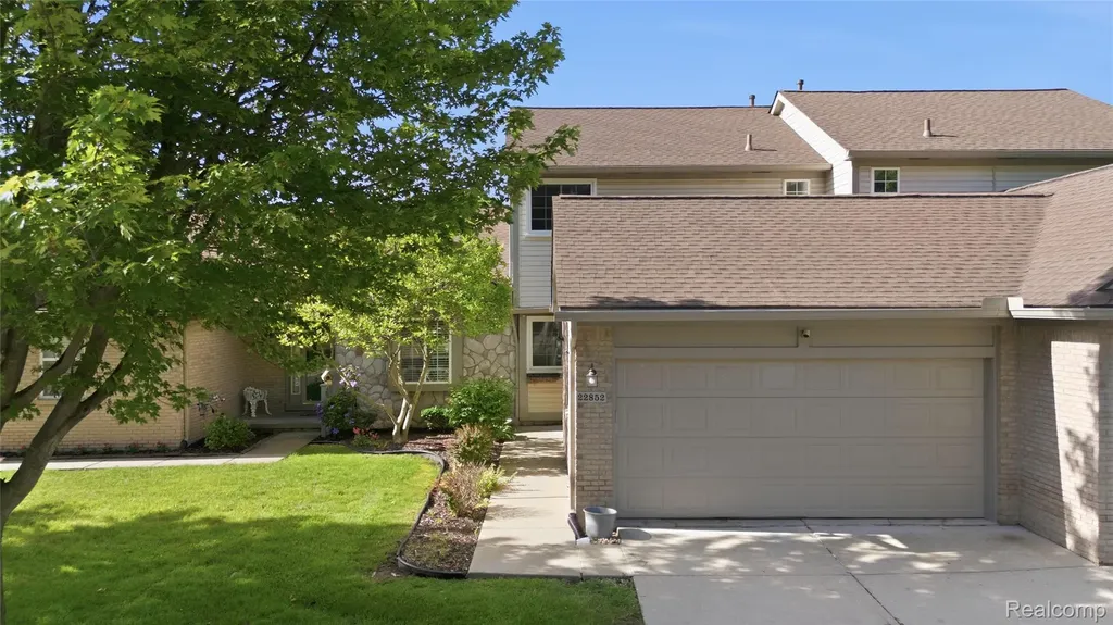 22852 Woodcreek Drive Taylor City MI 48180