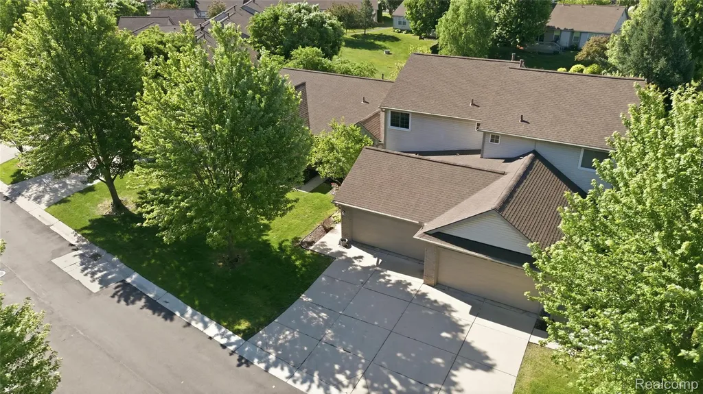 22852 Woodcreek Drive Taylor City MI 48180