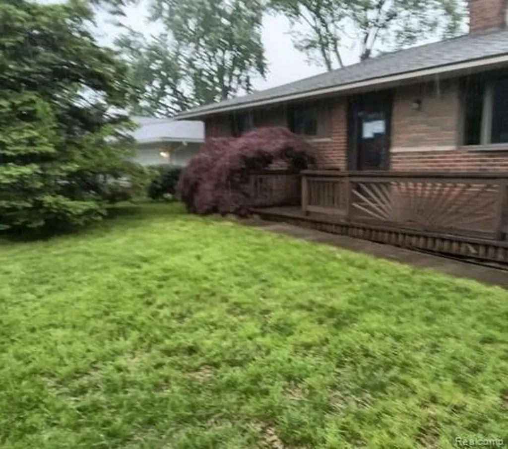 3804 Embarcadero Street Waterford Charter Township MI 48329