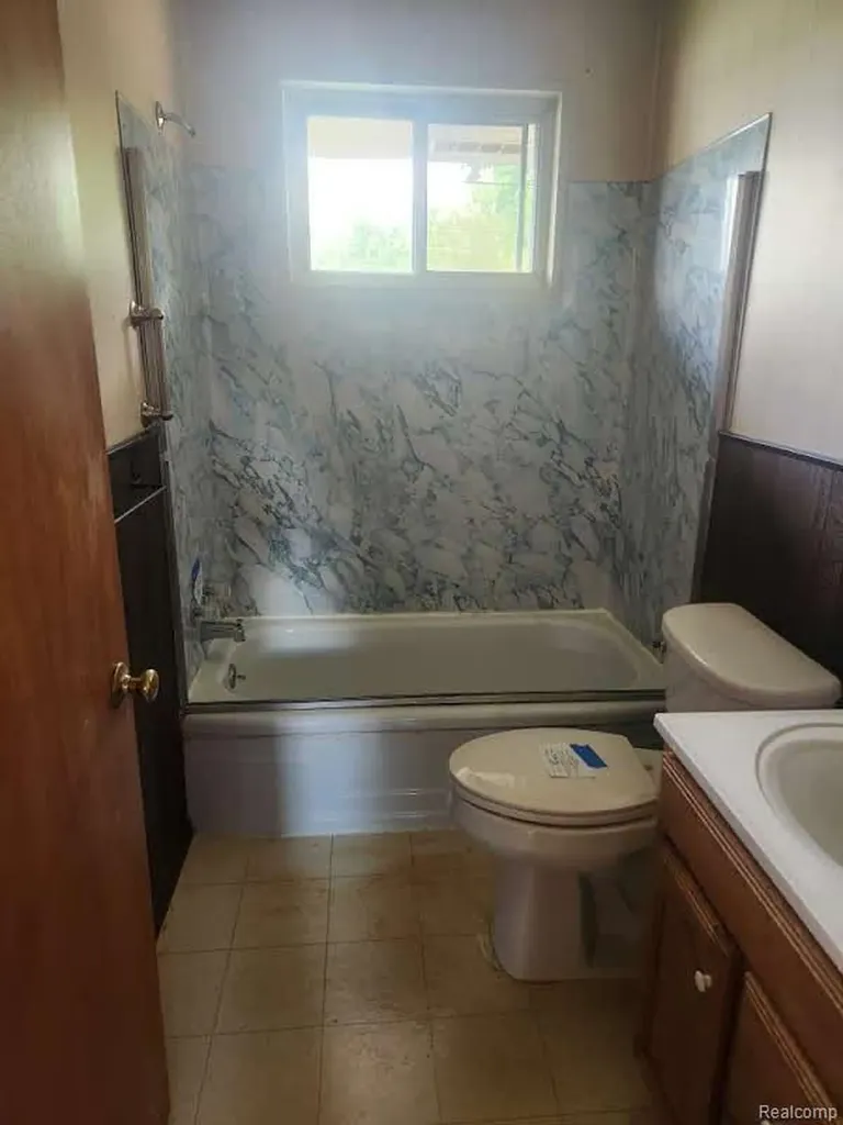 3804 Embarcadero Street Waterford Charter Township MI 48329
