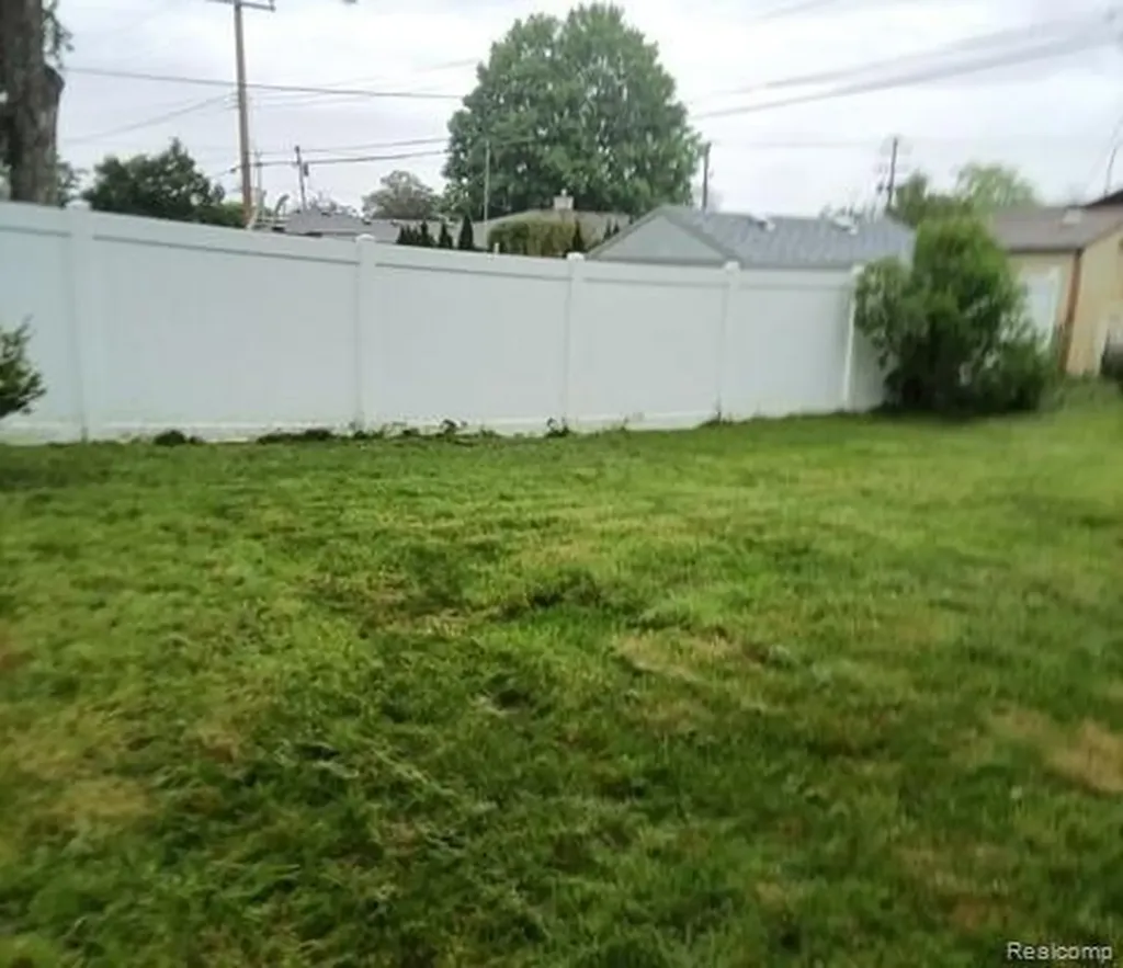 3804 Embarcadero Street Waterford Charter Township MI 48329