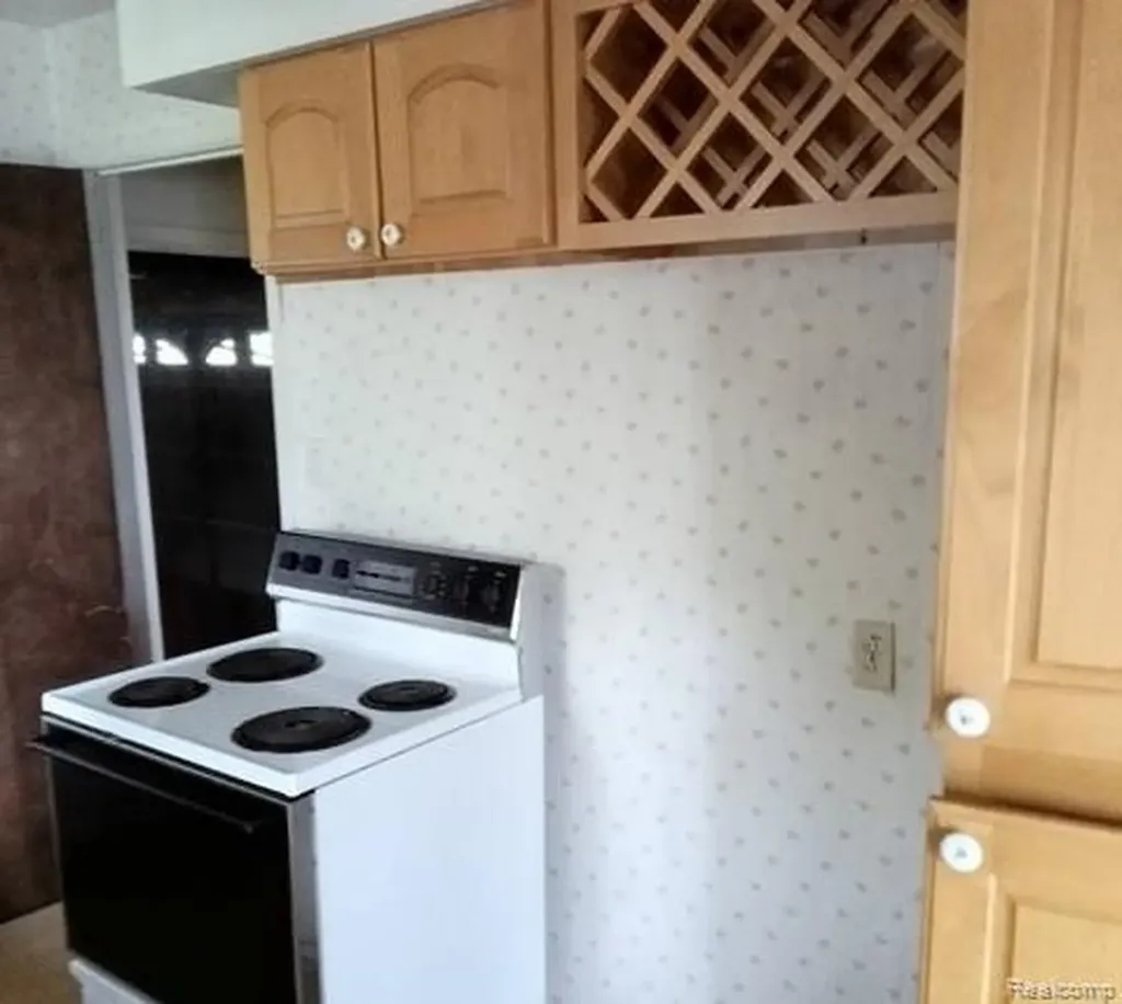 3804 Embarcadero Street Waterford Charter Township MI 48329