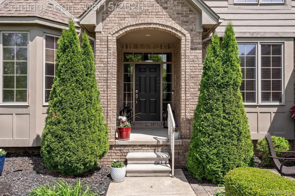 68960 Silver Fox Lane Washington Township MI 48095