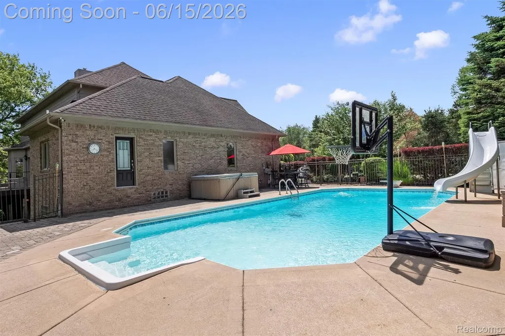 68960 Silver Fox Lane Washington Township MI 48095