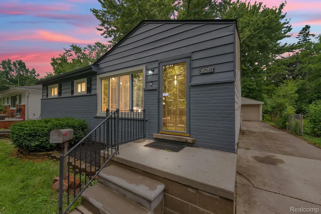 18257 Indian Redford Charter Township MI 48240