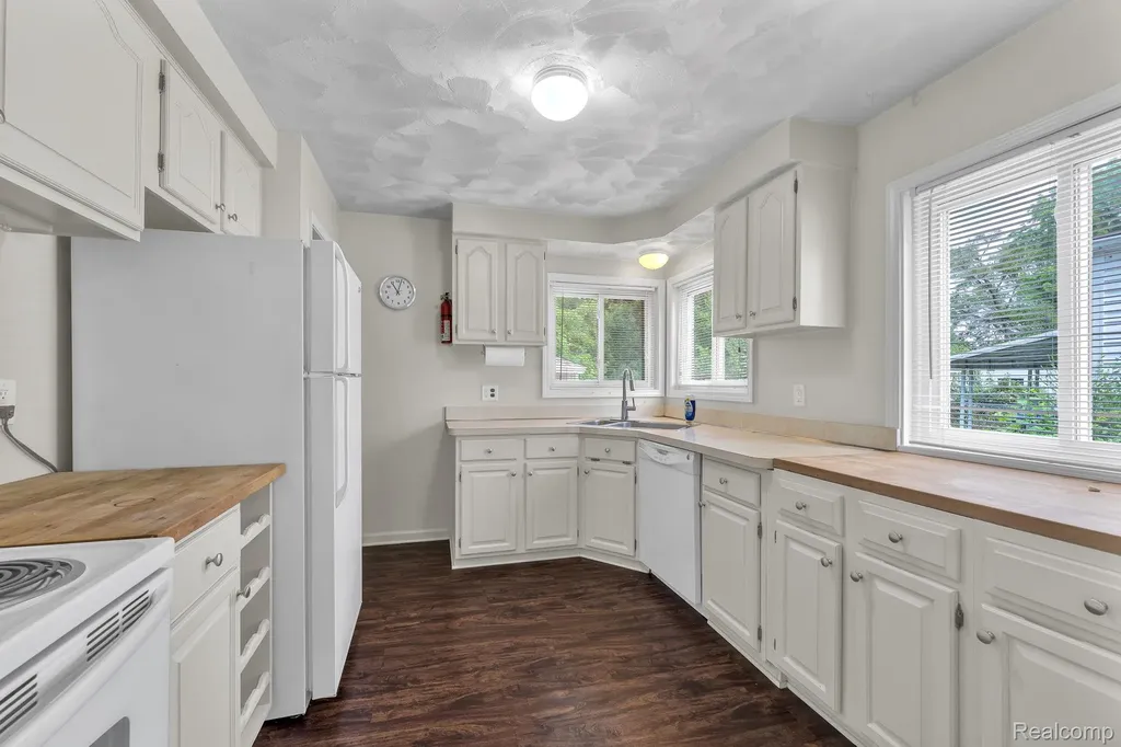 18257 Indian Redford Charter Township MI 48240
