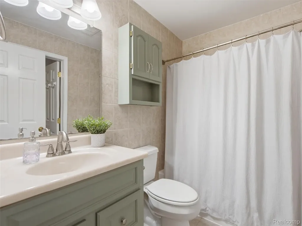 2600 Millcrest Court Orion Charter Township MI 48360