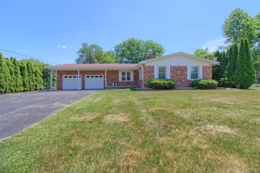 21515 Huron River Drive Huron Charter Township MI 48164