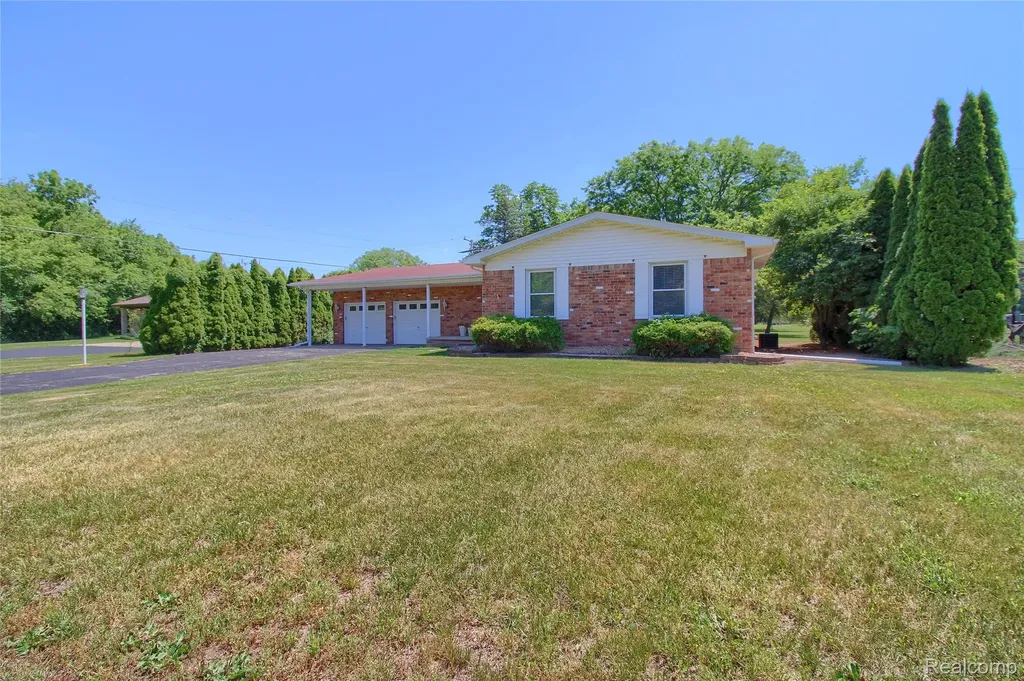 21515 Huron River Drive Huron Charter Township MI 48164