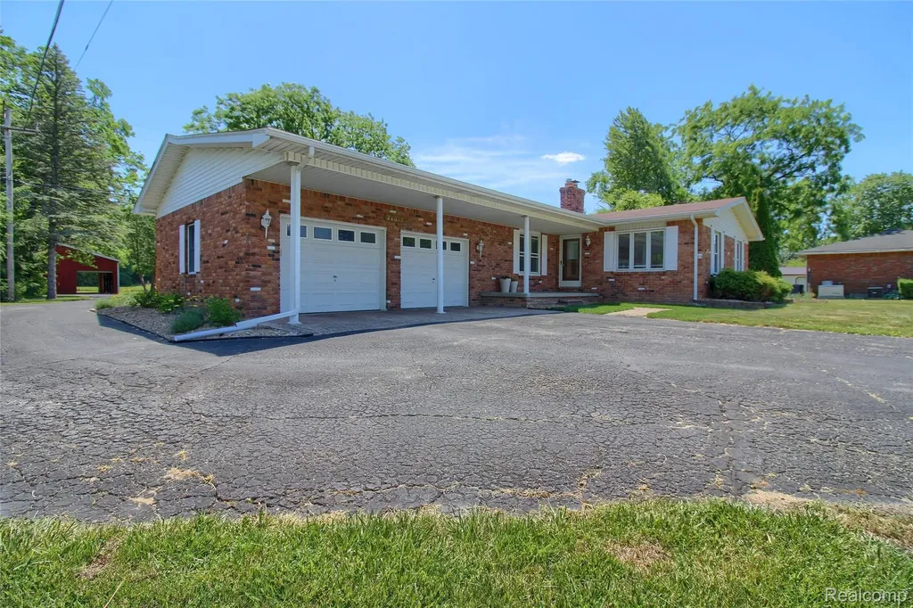 21515 Huron River Drive Huron Charter Township MI 48164