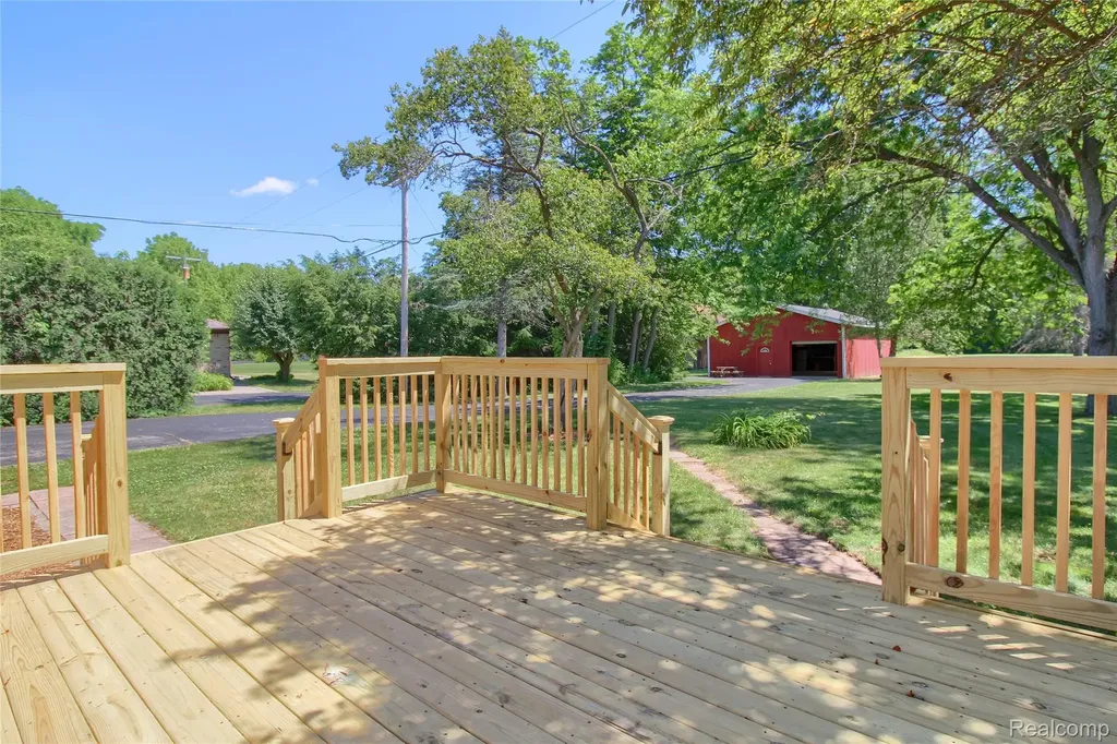21515 Huron River Drive Huron Charter Township MI 48164