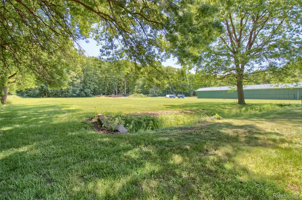 21515 Huron River Drive Huron Charter Township MI 48164