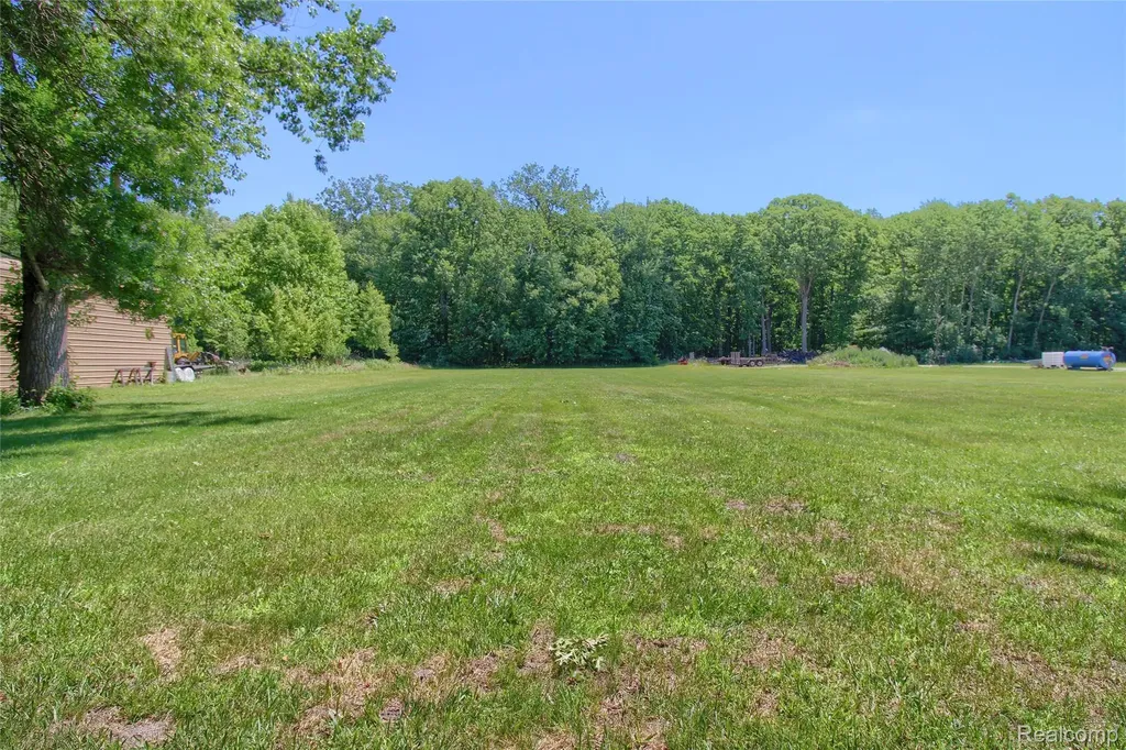 21515 Huron River Drive Huron Charter Township MI 48164