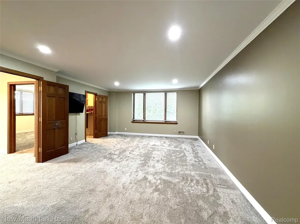 43000 12 Oaks Crescent Drive Novi City MI 48377