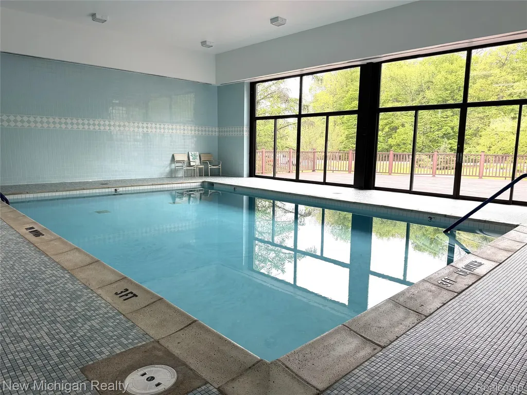 43000 12 Oaks Crescent Drive Novi City MI 48377