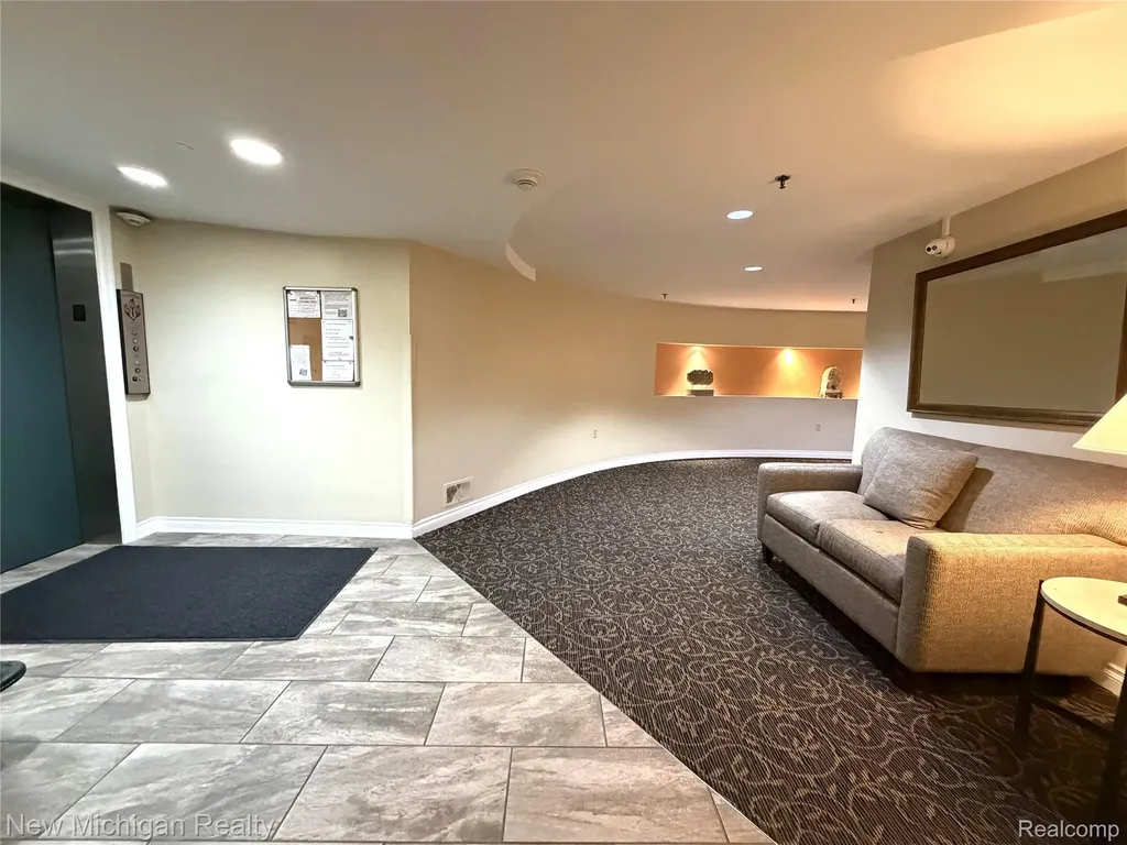 43000 12 Oaks Crescent Drive Novi City MI 48377