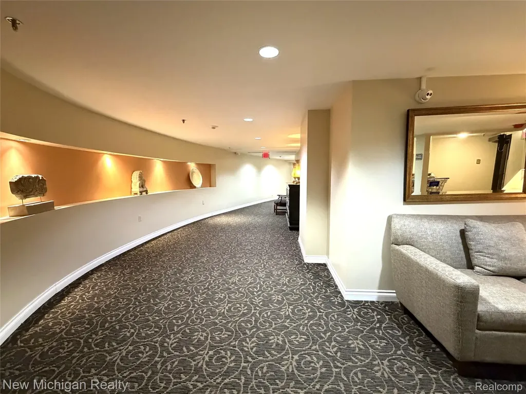 43000 12 Oaks Crescent Drive Novi City MI 48377