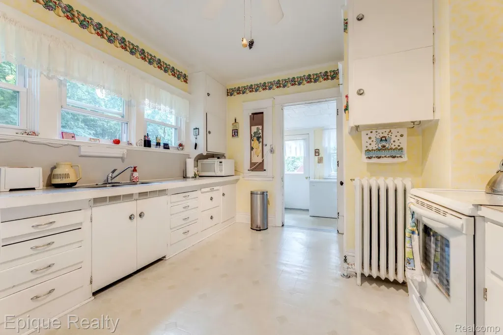 279 N Howard Avenue Sanilac Township MI 48422