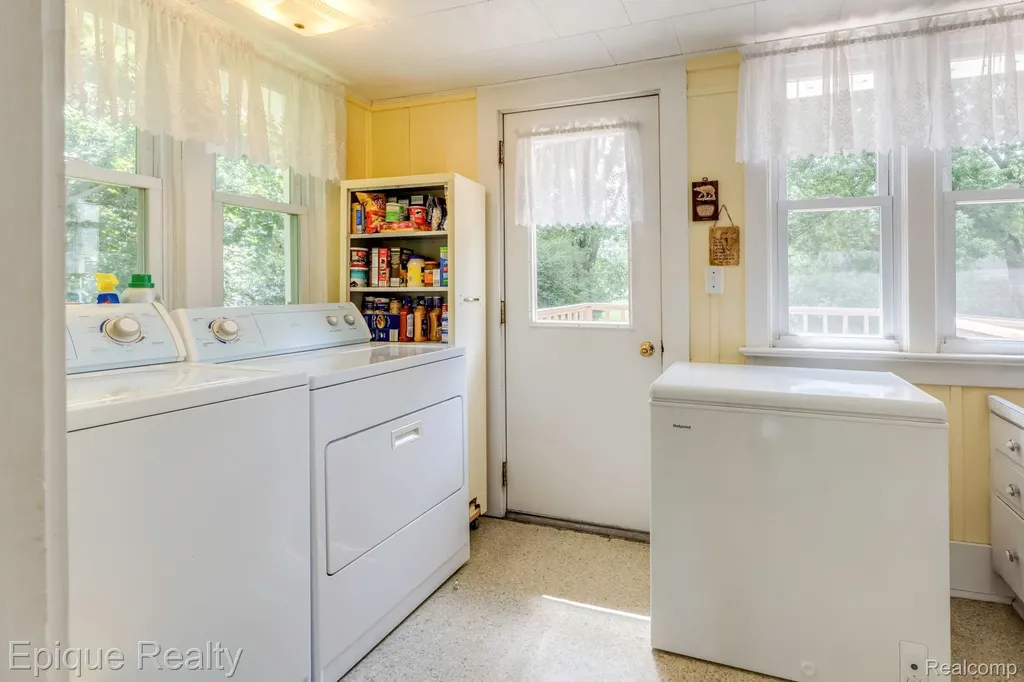 279 N Howard Avenue Sanilac Township MI 48422