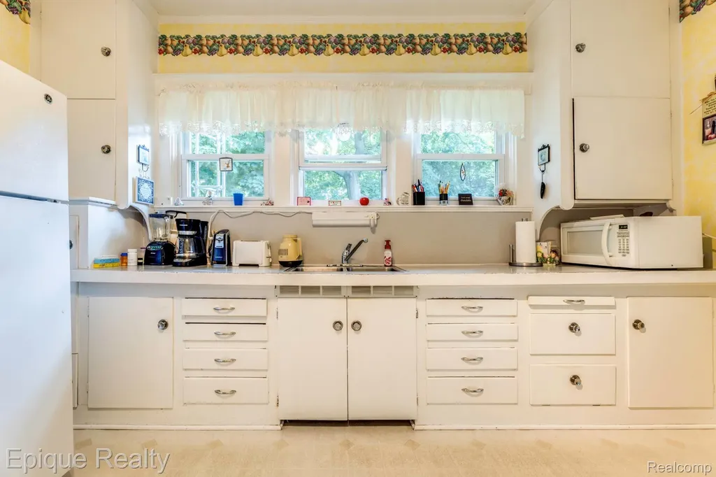 279 N Howard Avenue Sanilac Township MI 48422