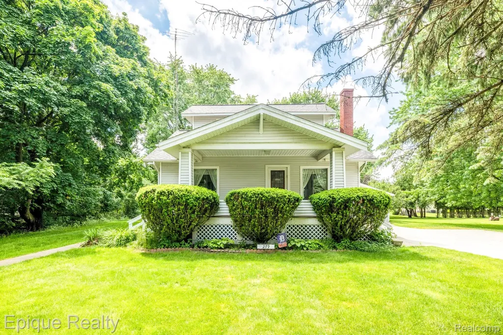279 N Howard Avenue Sanilac Township MI 48422