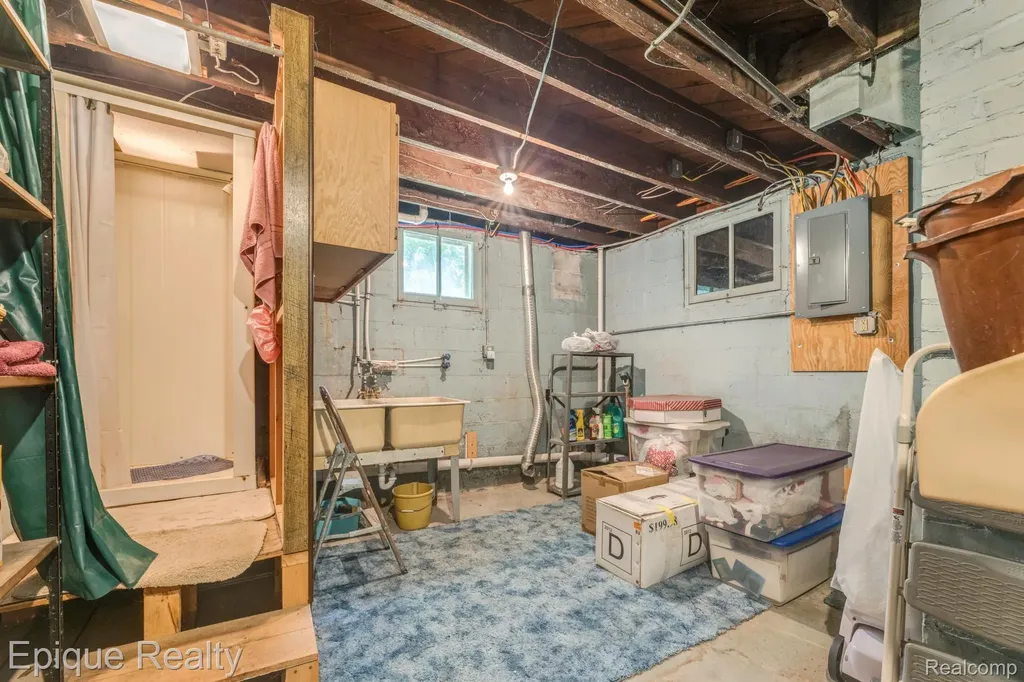279 N Howard Avenue Sanilac Township MI 48422