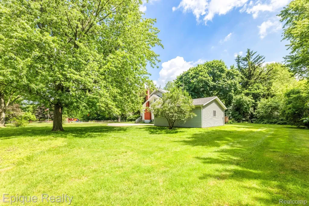 279 N Howard Avenue Sanilac Township MI 48422