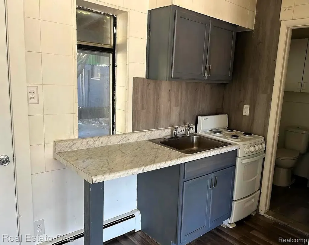 162 Burke Street River Rouge City MI 48218