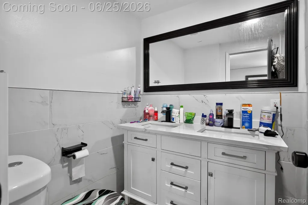 20101 Briarcliff Road Detroit City MI 48221